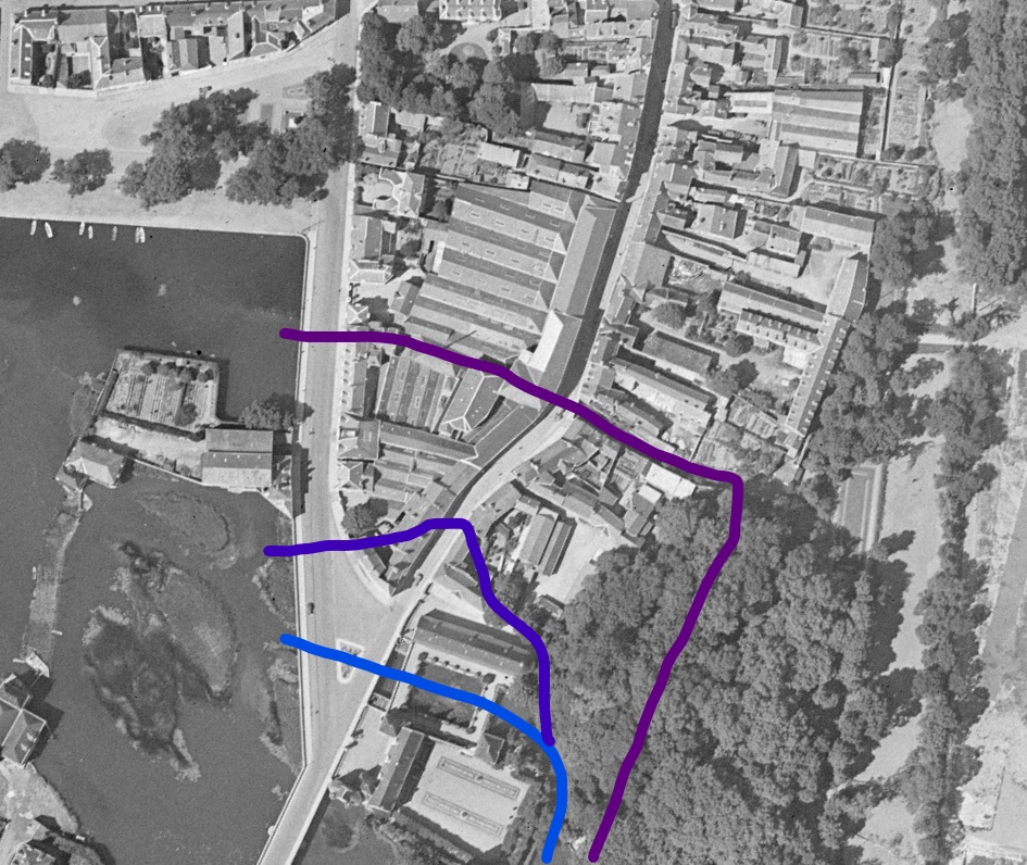 Photographie satellite de 1946 : état initial des trois premières douves et de la flèche