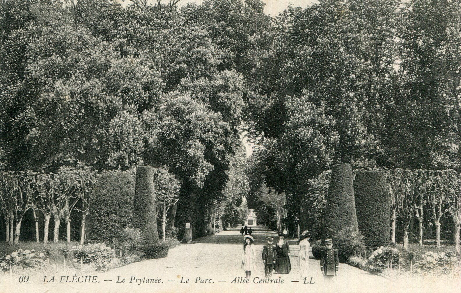 La Flèche - edit LL n°69 Le Prytanée - Le Parc Allée Centrale