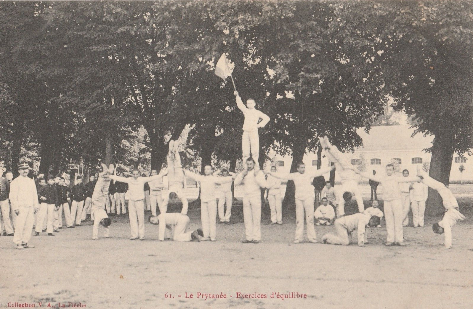 La Flèche - edit VA n°61 Le Prytanée - Exercices d'équilibre