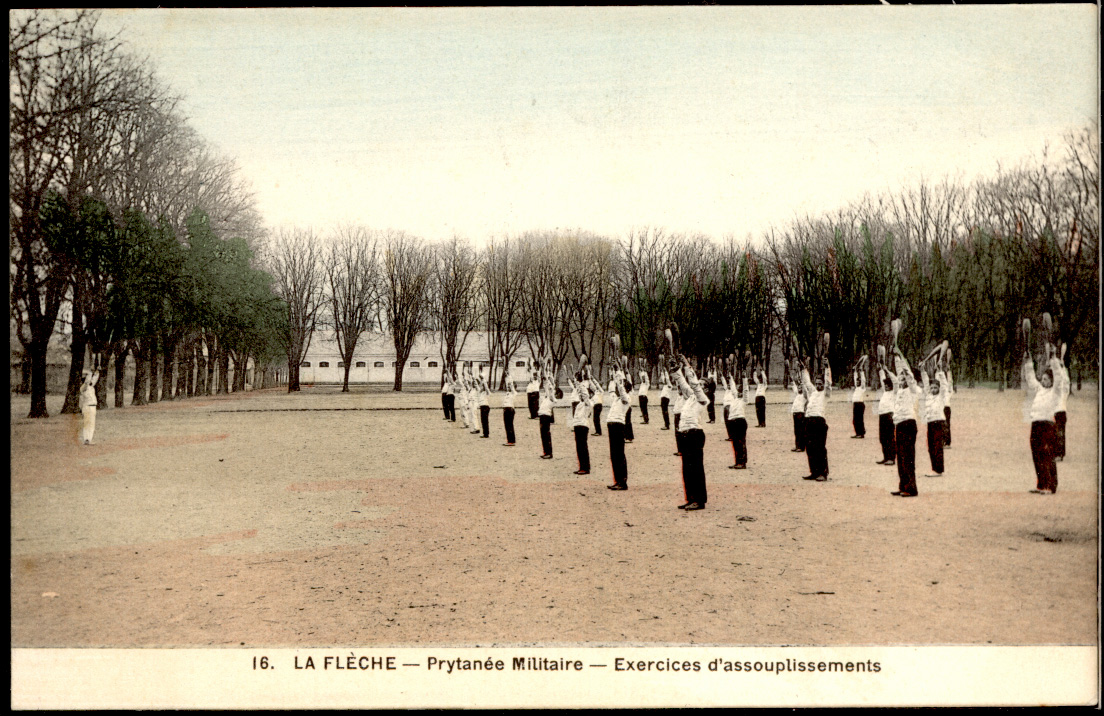 La Flèche - n°16 Prytanée Militaire - Exercices d'assouplissements - Couleur