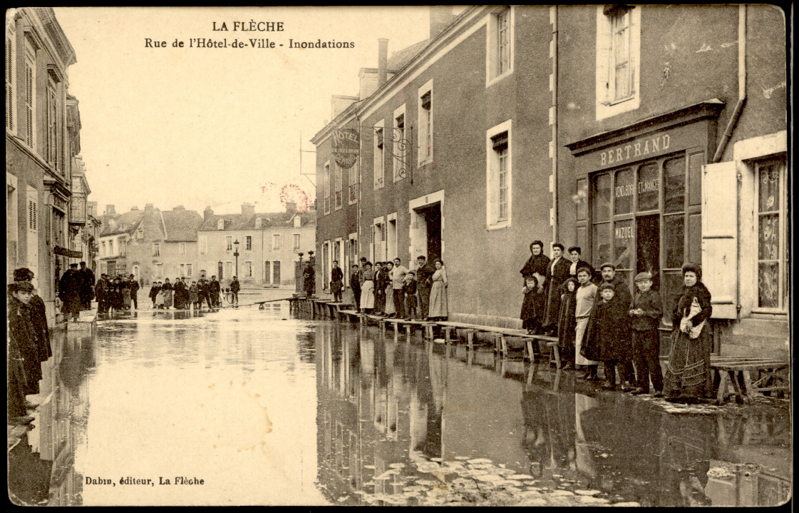 La Flèche - edit Dabin - 1906 03 01 - Rue de l'Hotel de Ville- Innondation