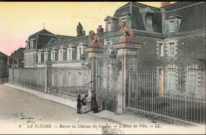 La Flèche - edit LL n°02 Entrée du Château des Carmes 1890-1919